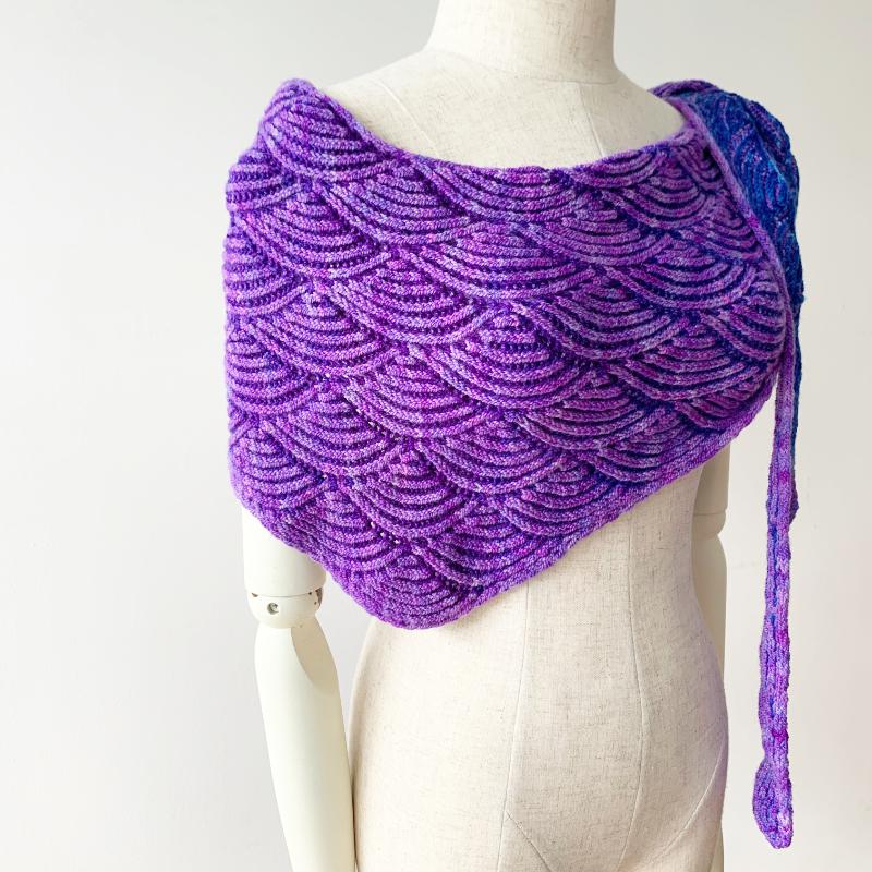 Minnow Shawl Knitting Pattern - Infinite Twist