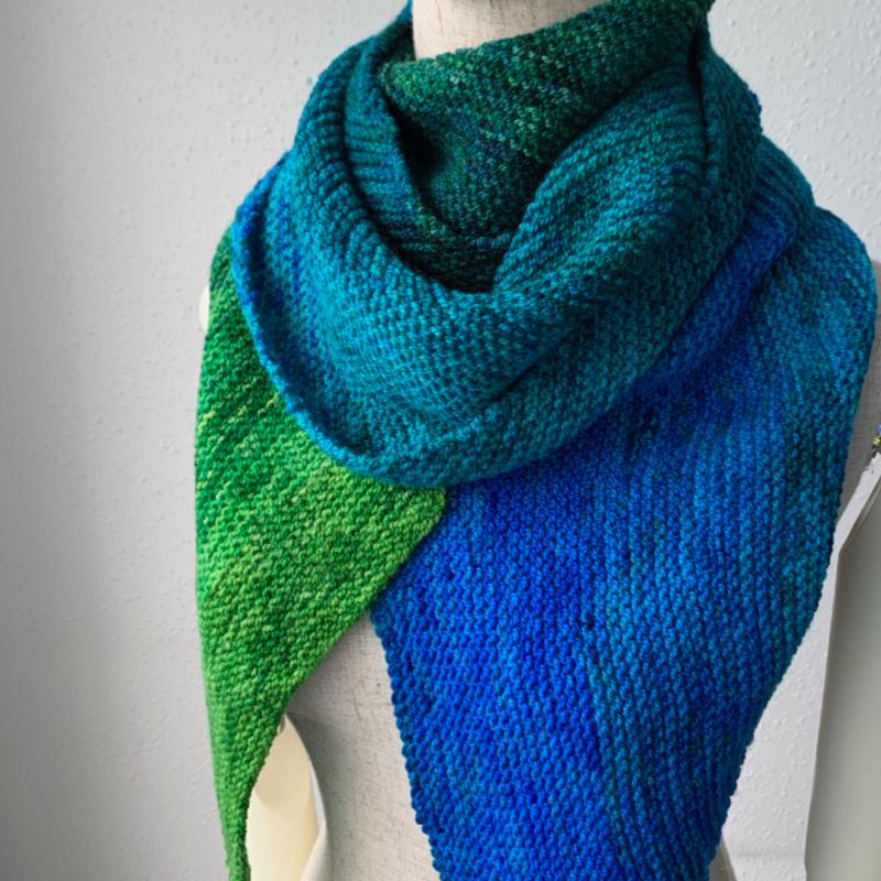 Giant Gradient, Bias Scarf Knitting Pattern – Infinite Twist