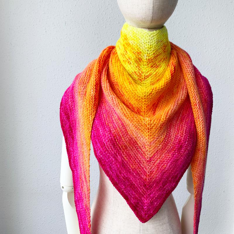 Giant Gradient, Simple Shawl Knitting Pattern - Infinite Twist